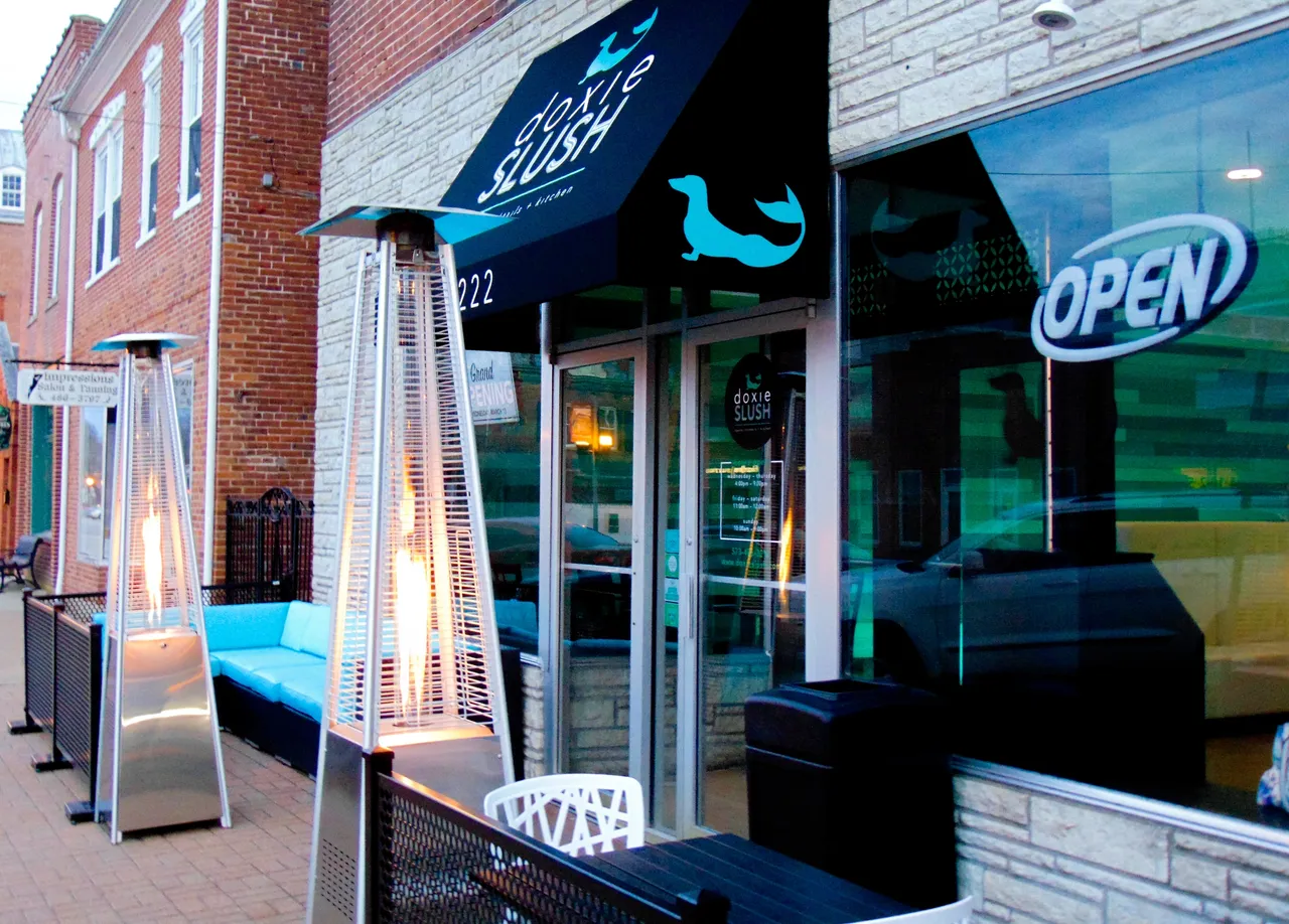 Doxie Slush storefront in downtown Hermann